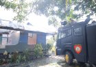 Gerak-Cepat-Polres-Alor-Bantu-Padamkan-Kebakaran-Rumah-Warga-di-Kalabahi-Kota