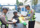 HARI-PERTAMA-OPERASI-PATUH-TURANGGA-2026,-POLRES-ALOR-BERIKAN-REWARD-BERAS-BAGI-PENGENDARA-TERTIB