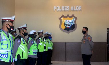 Kapolres-Alor-Berikan-Arahan-Kepada-Anggota-Sat-Lantas