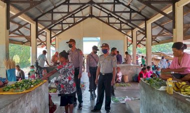 Personil-Polsek-Alor-Timur-Laut-Laksanakan-Patroli-Pasar