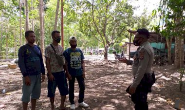 Bhabinkamtibmas-Sosialisasi-New-Normal-Pada-Warga-Desa-Binaan