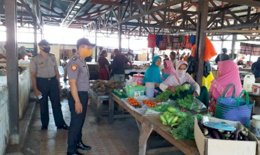 Kapolsek-Alor-Barat-Daya-Bersama-Anggota-Laksanakan-Himbauan-Protokol-Kesehatan