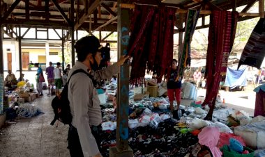 Amankan-Giat-Masyarakat,-Polsek-Pantar-Barat-Melaksanakan-Patroli-dan-PAM-Pasar