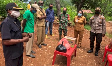 Wujud-Peduli,-TNI-POLRI-Bersama-Instansi-Terkait-Melakukan-Penyaluran-Bantuan-Sembako-Kepada-Warga-yang-Terpapar-Covid-19