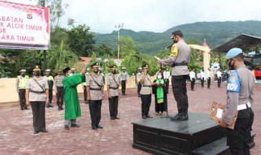 Kapolres-Alor-Pimpin-Upacara-Sertijab-Kabag-Ops-dan-Kapolsek-Alor-Timur