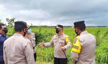 Kapolda-NTT-Cek-Lokasi-Tanah-Hibah-Pemda-Untuk-Pembangunan-Mako-Polres-Sumba-Tengah