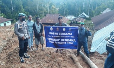 Polsek-Alsel-Dampingi-Penyerahan-Bantuan-dari-Gereja-Bhetel-Indonesia-(GBI)-Kepada-Masyarakat-yang-Terdampak-Bencana-Alam