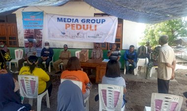 Personil-Polsek-Pantar-Barat-Bantu-Pendistribusian-Bantuan-Sosial-ke-Posko-Bencana-Desa-Tamakh