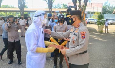 Tim-Pemulasaran-Jenazah-Covid-19-RSB-Titus-Uly-Kupang-Mendapat-Apresiasi-dan-Penghargaan-dari-Kapolda-NTT