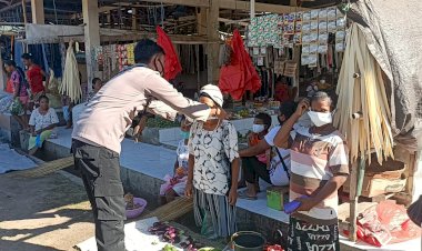 Minimalisir-Covid-19,--Polsek-Atu-Laksanakan-Patroli-dan-Himbauan-Prokes-di-Pasar