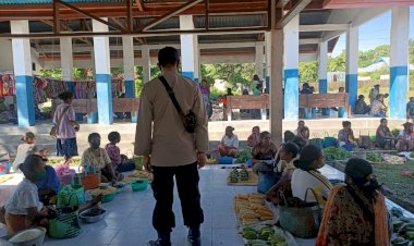 Berikan-Rasa-Aman,-Personil-Polsek-ATU-Laksanakan-PAM-Pasar