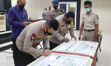 Kapolda-NTT-Canangkan-Zona-Integritas-(ZI)-Satker-Jajaran-Polda-NTT-Menuju-Wilayah-yang-Bebas-dari-Korupsi-(WKB)-dan-Wilayah-Birokrasi-Bersih-dan-Melayani-(WBBM)-di-Satker-Polda-NTT