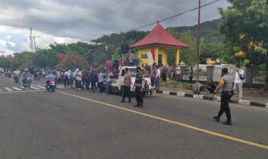 Polres-Alor-Terjunkan-Personil-Pengamanan-Aksi-Damai-Mahasiswa-Kab.-Alor
