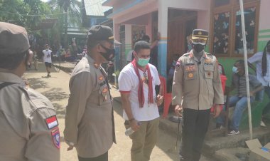 Kapolres-Alor-Berikan-Himbauan-Prokes-Saat-Peresmian-Kokoro-Lalang-Tallo-dan-Khitanan-Adat-(Suna-Hada)