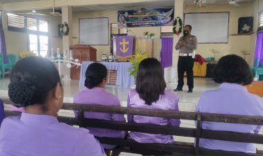 Unit-Kamsel-Sat-Lantas-Polres-Alor-Laksanakan-Giat-Sosialisasi-Kepatuhan-Berlalu-Lintas-dan-Penyerahan-SIM