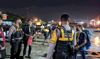 Gelar-Patroli-KRYD,-Personel-Turjawali-Ditsamapta-Polda-NTT-Sambangi-Pelabuhan-Tenau-Kupang