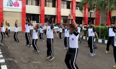 Pimpin-Olahraga-Mandiri,-Kabidhumas-Polda-NTT-Ingatkan-Anggota-Jaga-Imun-Tubuh