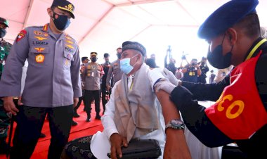 Tinjau-Vaksinasi-di-Aceh,-Kapolri-Minta-Forkopimda-Lakukan-Upaya-Maksimal-Cegah-Peningkatan-Positivity-Rate