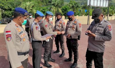 Tingkatkan-Disiplin,-Sipropam-Polres-Alor-Laksanakan-Pemeriksaan-Sikap-Tampang