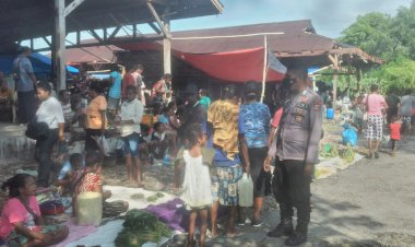 Antisipasi-Kerawanan-Jelang-Idul-Fitri,-Polsek-Alor-Timur-Laksanakan-Pengamanan-Pasar-Maritaing