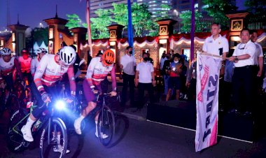 Kapolri-Lepas-Pesepeda-yang-Pecahkan-Rekor-MURI,-Gowes-Sejauh-508-Km