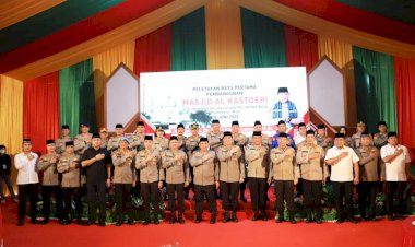 Wakapolri-Letakkan-Batu-Pertama-Pembangunan-Masjid-Al-Kostoeri