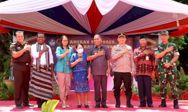 Kapolres-Alor-Hadiri-Pameran-Temporer-Tenun-Ikan-Alurung