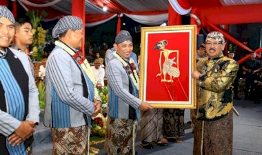 Kapolri:-Wayang-Orang-Beri-Nilai-Jaga-Kesatuan