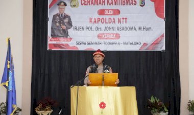 Ceramah-Kamtibmas-di-Sekolah-Seminari-Mataloko,-Kapolda-NTT-Sampaikan-Peran-dan-Fungsi-Kepolisian-di-Tengah-tengah-Masyarakat