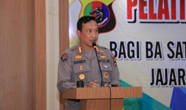 Tingkatkan-Kemampuan-Anggota,-Kabidhumas-Polda-NTT-Buka-Kegiatan-Pelatihan-Desain-Grafis