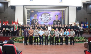 Tutup-Final-Lomba-Paduan-Suara,-Kapolda-NTT-:-Dengan-Bernyanyi-Kita-Bisa-Tingkatkan-Sinergitas-Antara-Semua-Elemen-Masyarakat