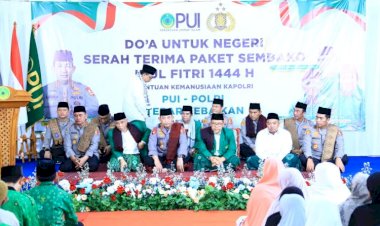 Kapolri-Beri-Bantuan-Sembako-ke-PUI