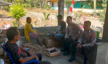 Tingkatkan-Rasa-Aman,-Personil-Polsek-Alor-Timur-Laksanakan-Patroli-Sambang