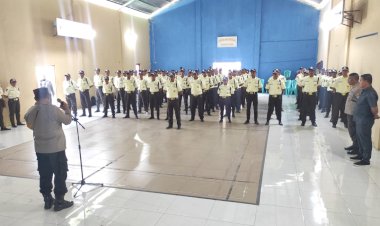 Wakapolres-Alor-Pimpin-Upacara-Penutupan-Pelatihan-Gada-Pratama-Satpam-Gelombang-XVI-Tahun-2023