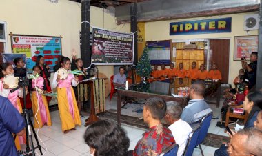 Polres-Alor-Gelar-Syukuran-Natal-Bersama-dengan-Tahanan-Polres-Alor