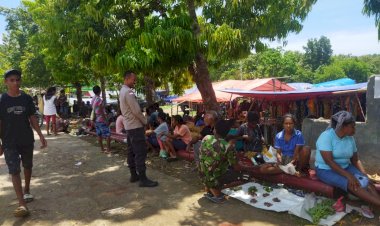 Polisi-Gencar-Lakukan-Patroli-Pengamanan-di-Pasar-Rakyat-Padang-Alang