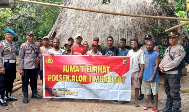 Kapolsek-Alor-Timur-Laut-Sosialisasikan-Undang-Undang-TPPO-dalam-Kegiatan-Jumat-Curhat-di-Desa-Nailang