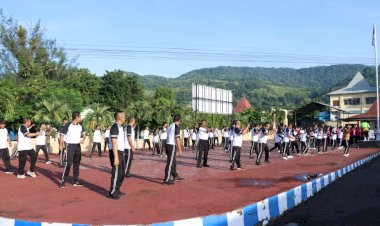 Jaga-Kebugaran-Anggota,-Polres-Alor-Gelar-Olahraga-Bersama