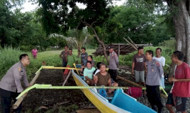 Kapolsek-Alor-Timur-Himbau-Warga-Antisipasi-Cuaca-Ekstrem-di-Kampung-Marataing