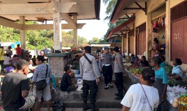 Patroli-Dialogis-Polsek-Alor-Timur-Laut-Jaga-Keamanan-Pasar-Rakyat-Nailang