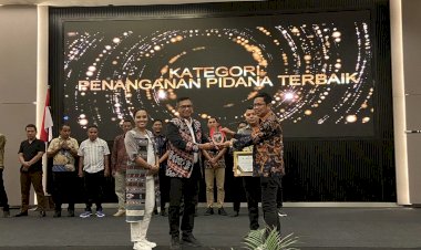 Kabupaten-Alor-Raih-Penghargaan-Penanganan-Pidana-Terbaik-pada-Rapat-Kerja-dan-Evaluasi-Sentra-Gakkumdu-Provinsi-NTT