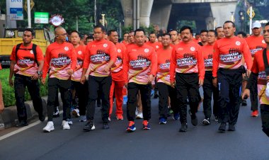 Kapolri-Buka-Bhayangkara-Fun-Walk-2024:-Bersama-Bergerak-untuk-Persatuan
