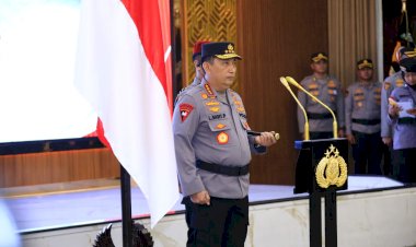 Kapolri-Pimpin-Kenaikan-Pangkat-16-Pati-Polri