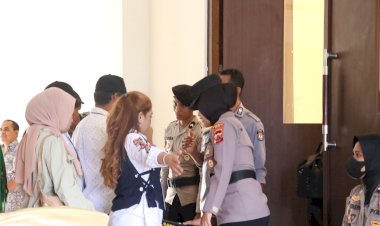 Polres-Alor-Lakukan-Pengamanan-Ketat-Debat-Publik-Kedua-Paslon-Bupati-dan-Wakil-Bupati-Alor