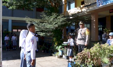 Waka-Polres-Alor-Pimpin-Pelantikan-PKS-Angkatan-VI-SMAN-1-Kalabahi