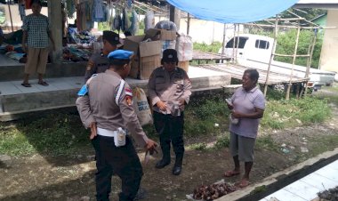 Polsek-Alor-Tengah-Utara-Gelar-Patroli-dan-Sambang-di-Pasar-Mebung