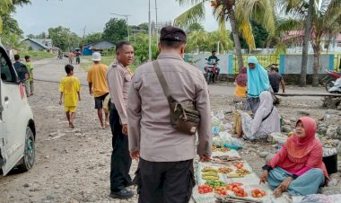 Polsek-Pantar-Gelar-Patroli-dan-Pengamanan-di-Pasar-Kabir,-Pastikan-Keamanan-dan-Ketertiban