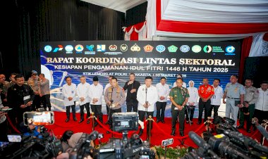 Kapolri-Paparkan-Persiapan-dan-Kesiapan-Pengamanan-Lebaran-2025-ke-Menko-Polkam