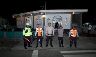 Polres-Alor-Amankan-Sholat-Tarawih-di-Masjid-Prioritas-Kecamatan-Teluk-Mutiara