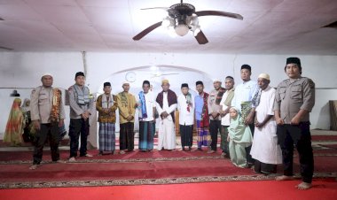 Polres-Alor-Gelar-Safari-Ramadhan-di-Masjid-Nurul-Haq-Moepali,-Perkuat-Silaturahmi-dengan-Masyarakat